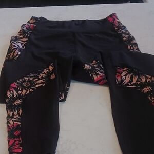 Pop Fit Floral Leggings With Pocket